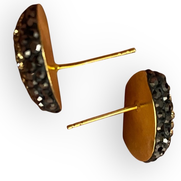 181 Sunaina Emerald Studs - Picture 10 of 10